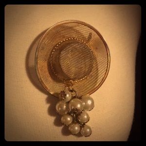 Vintage brooch / pin